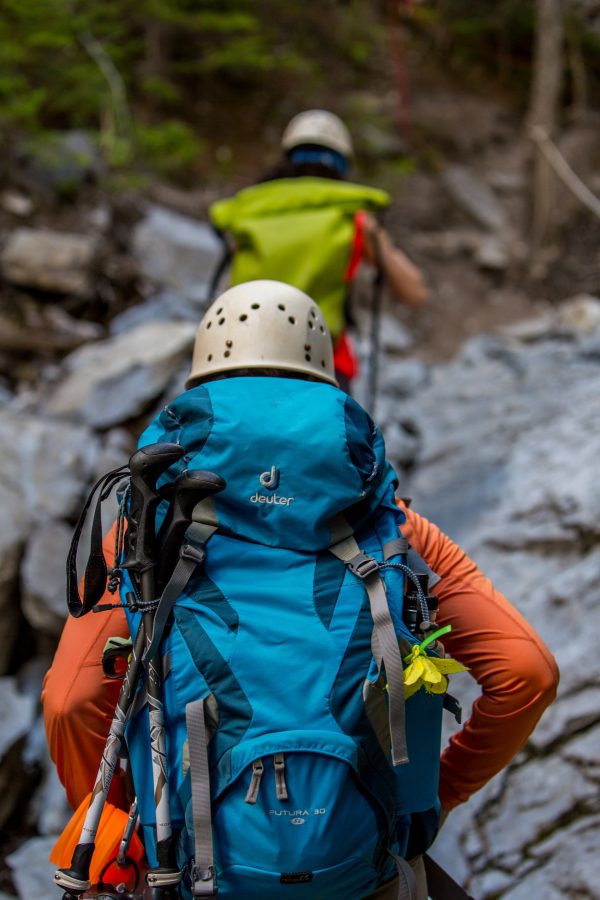 SKYSPER Hiking Daypack 30L Camping Backpack
