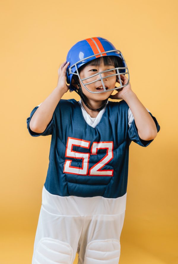 Children's American Football Set (Top, Shorts, Helmet) - Image 3