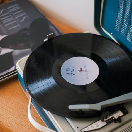 Record Player Bluetooth Turntable with Built-in Speakers and USB Play