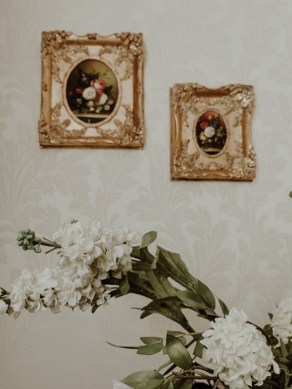 Light luxury and cool color scheme hanging painting
